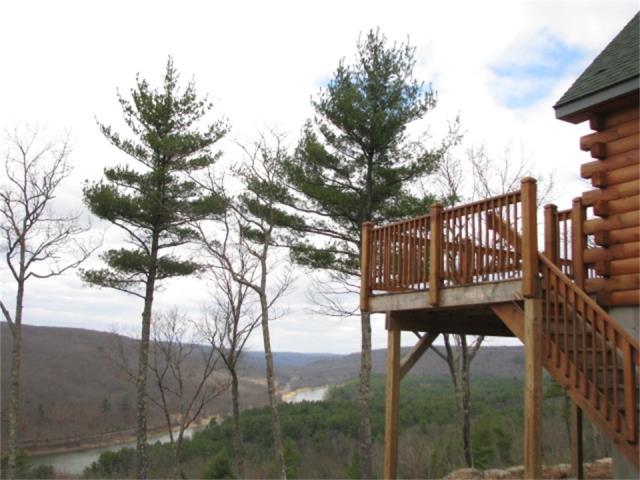 SOLD | 80 Eagle View Road, Narrowsburg, NY 12764 | Superbly Constructed Log Home