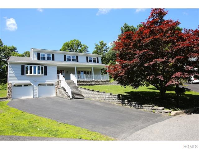 SOLD | 5 Jersey Court, New Windsor NY 12553 | Impeccably Renovated Spacious Colonial